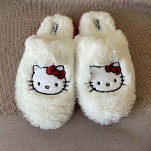 Hello kitty Sanrio house slippers furry white red 5-6 women’s 38-39